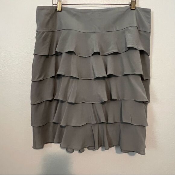 Talbots Silk Tiered Ruffle Skirt Light Grey Silver Lined Size 14P Petite Party - Picture 4 of 6